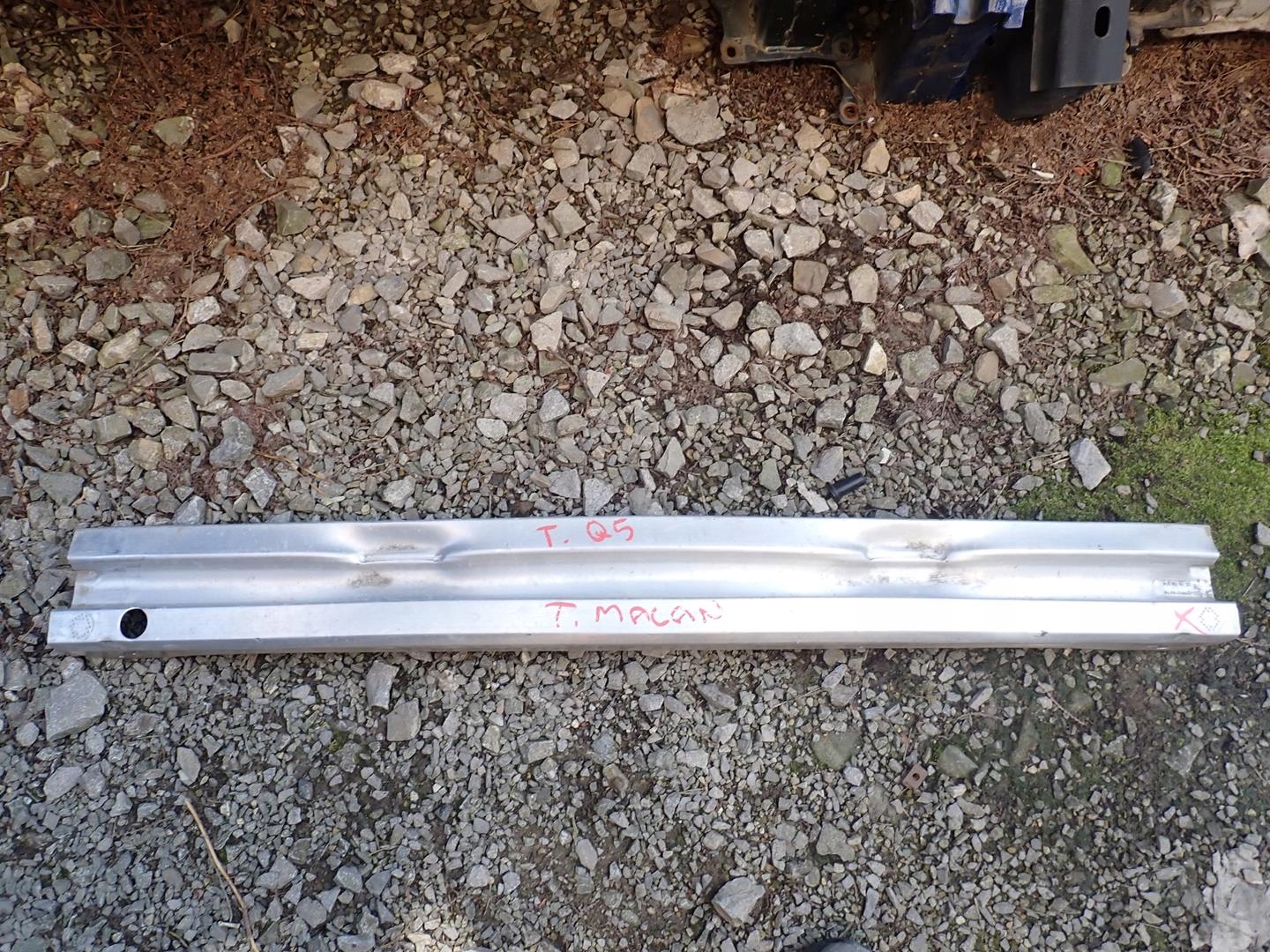 sider below bumper rear part AUDI Q5 2008- MACAN 8R0807313D