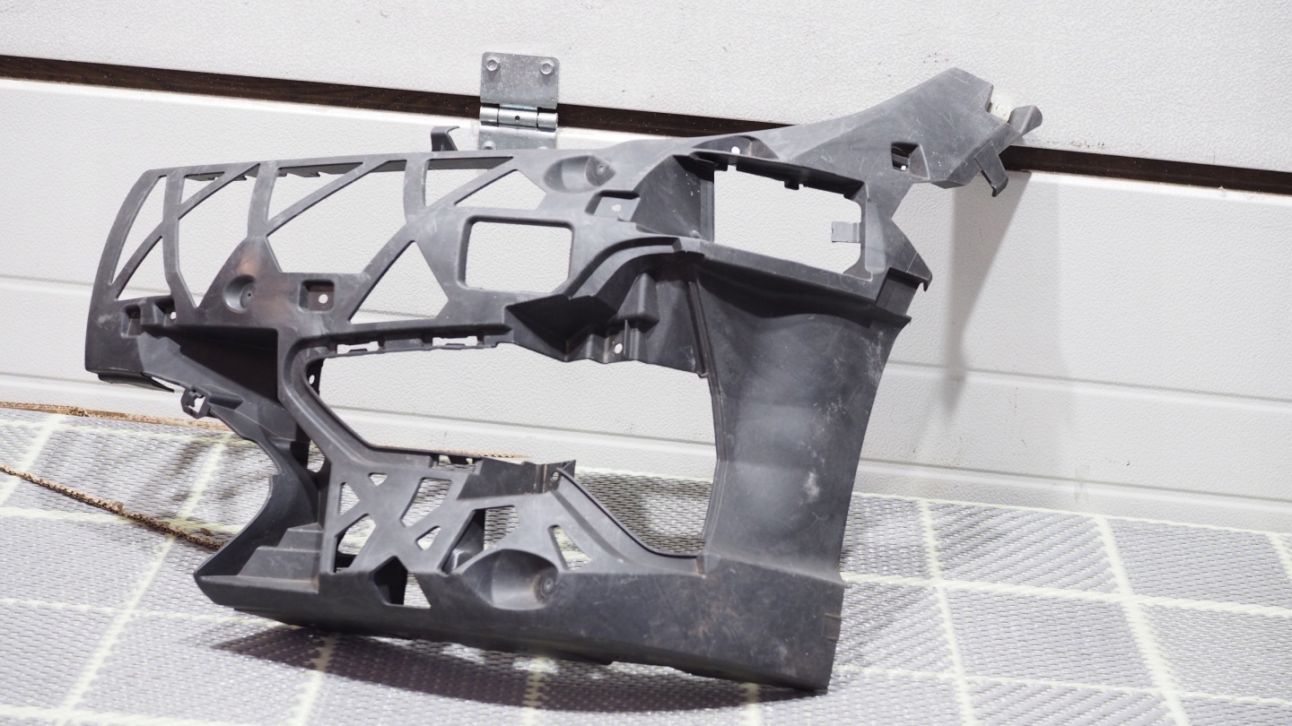 BMW 3 G21 bumper bracket left front 7422247 original