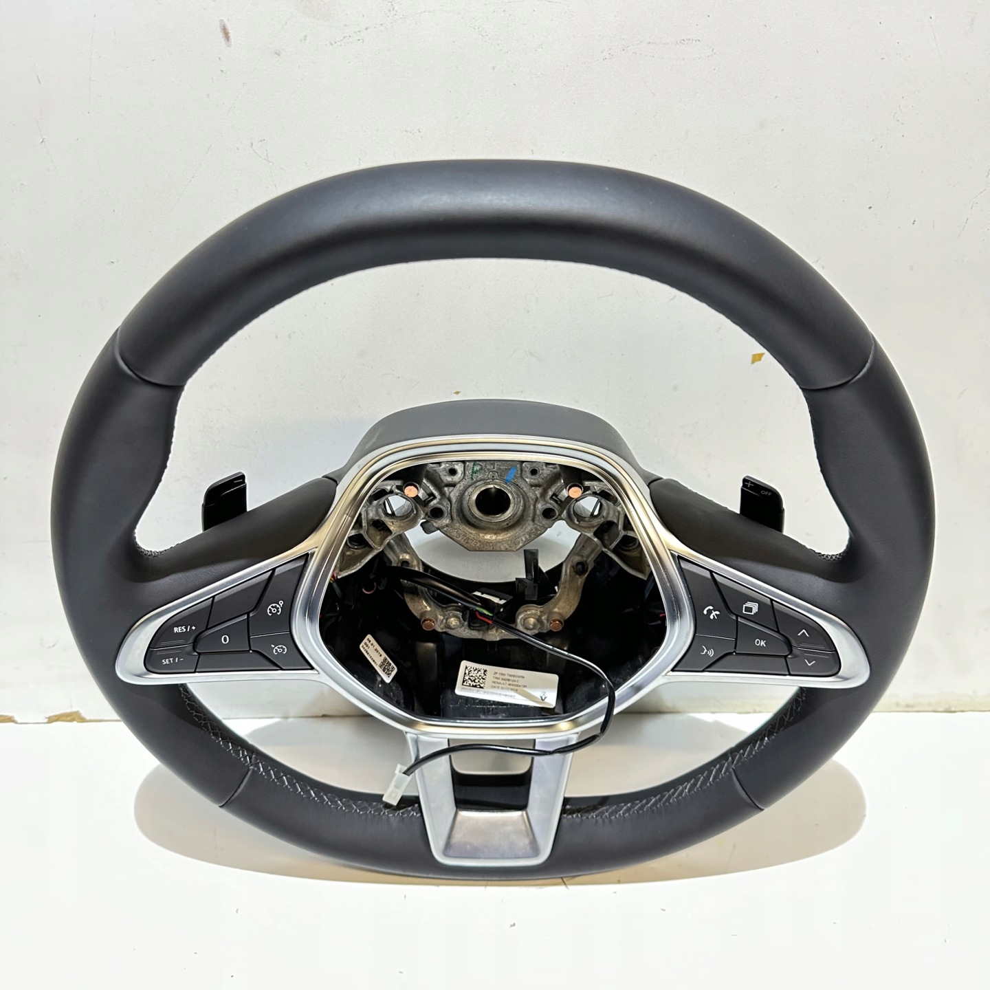 RENAULT CLIO V CAPTUR II LENKRAD EDC 484000413R