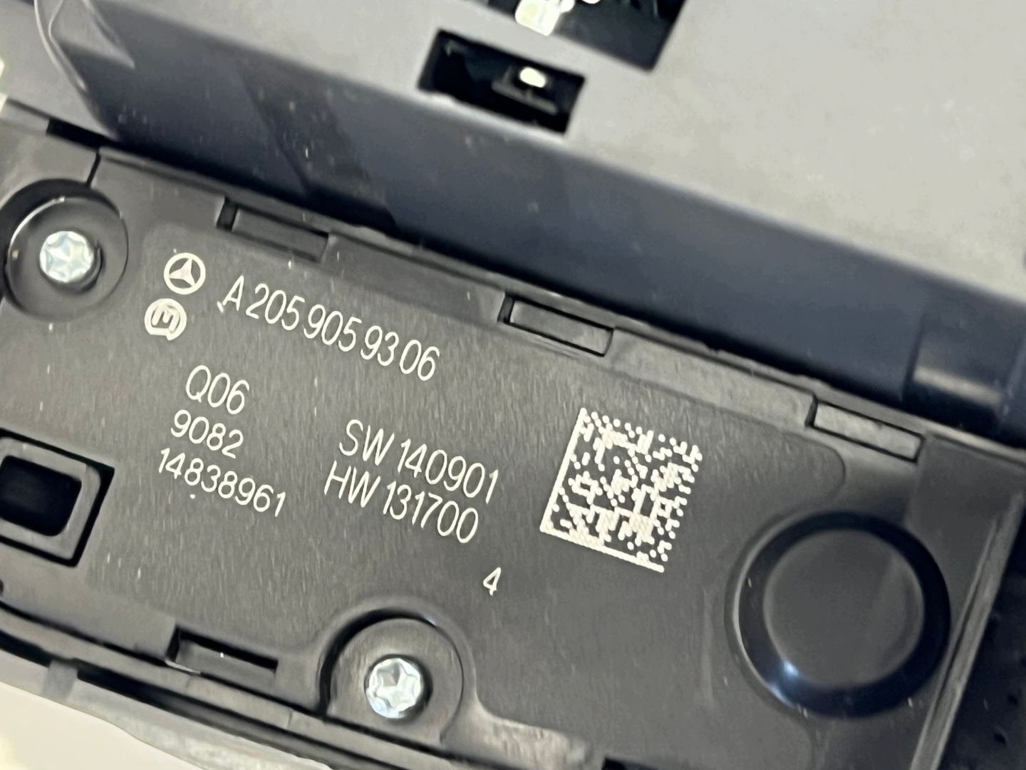 MERCEDES W205 LIFT switch PANEL PRZYCISKI KONTROLER A2059004028