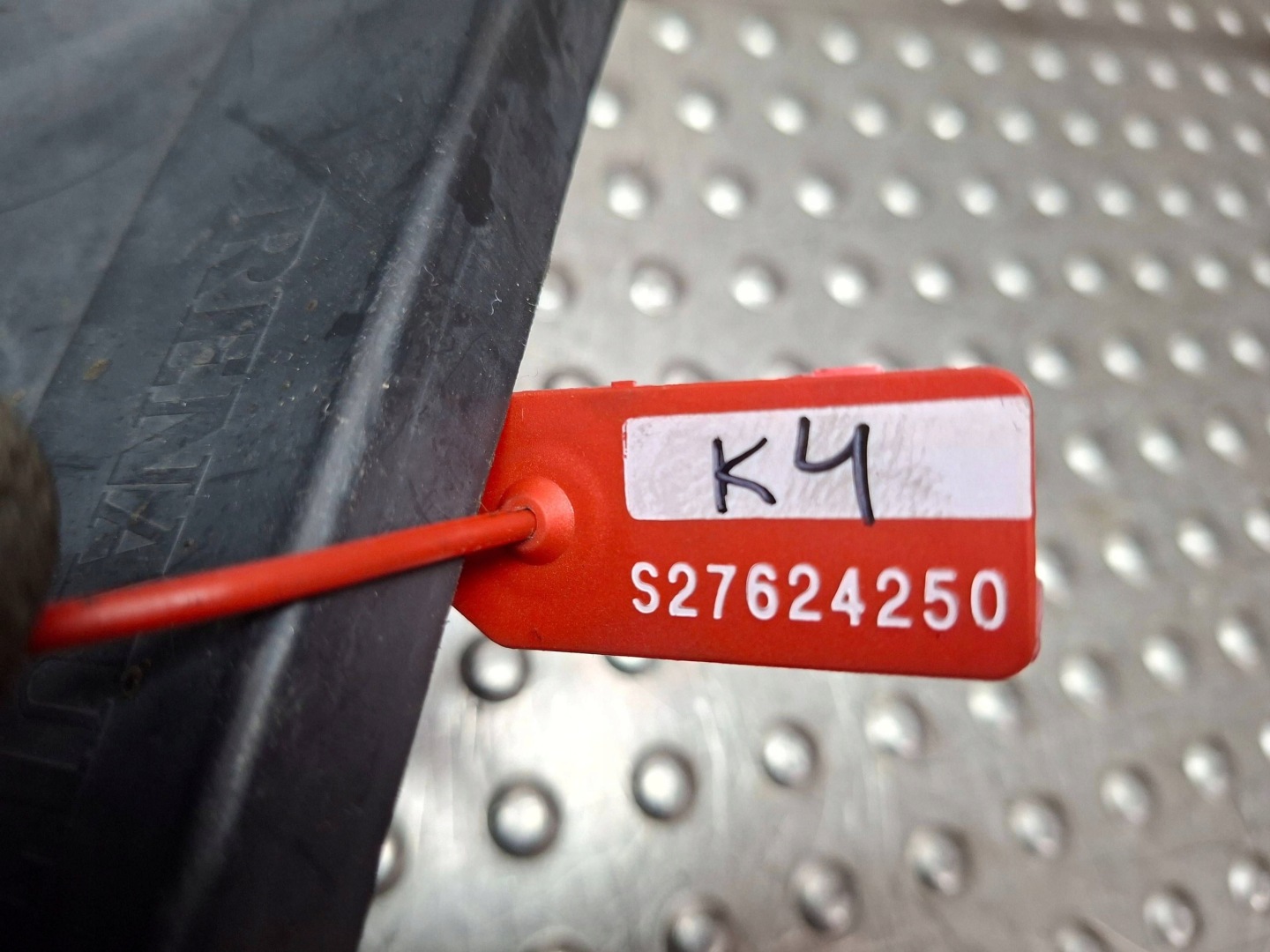 mudguard right rear part 767485737R DACIA LOGAN II MCV 2012