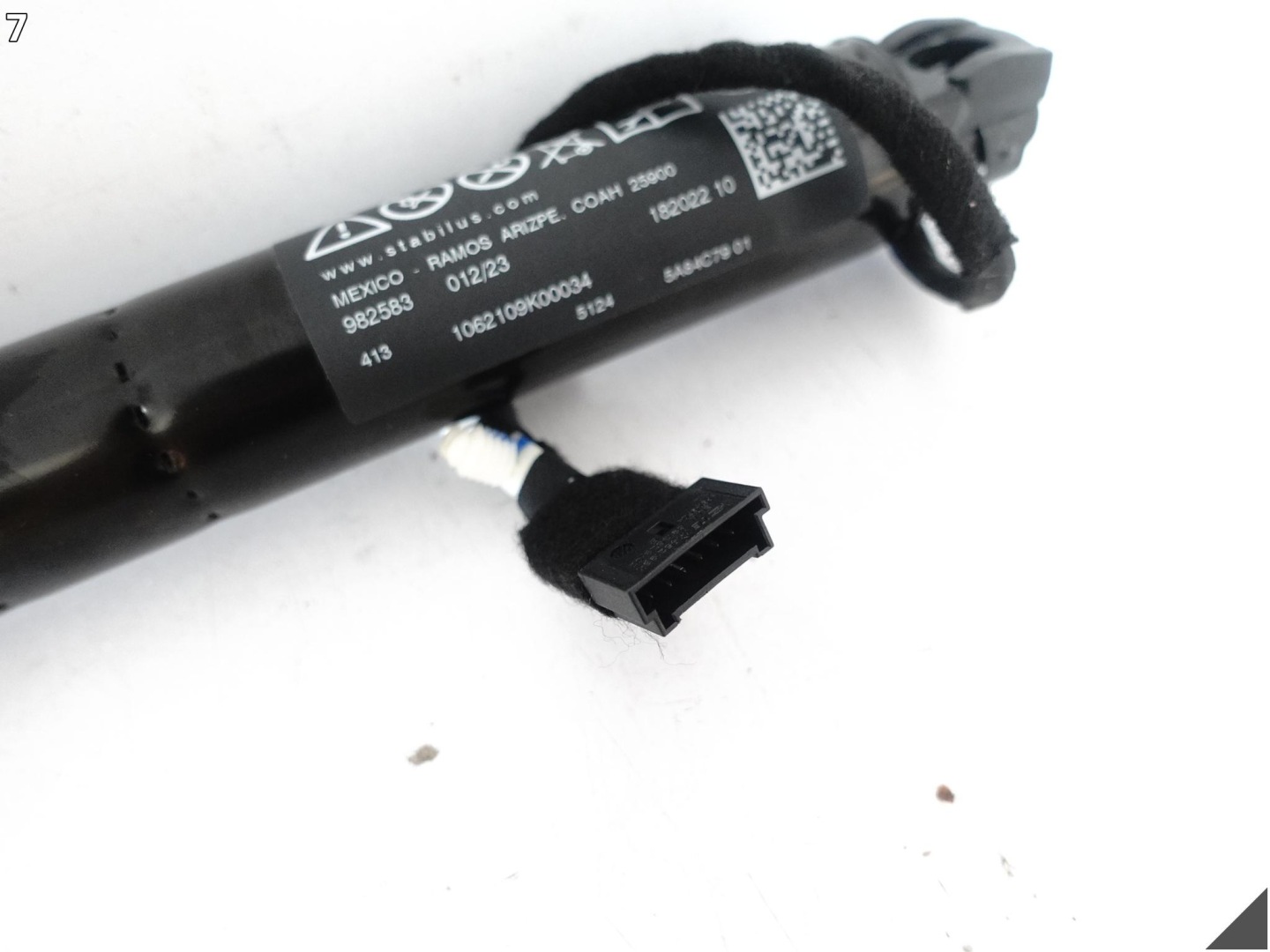 BMW XM G09 22- damper telescope electrical trunk door boot rear part RRAWY