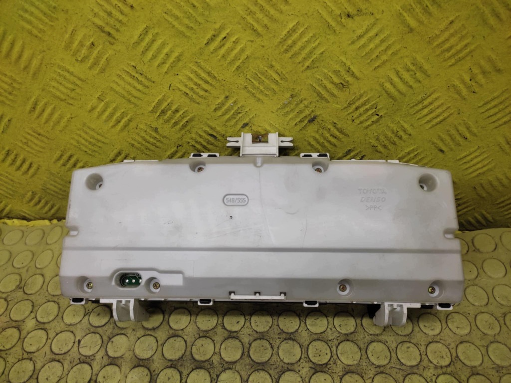 TOYOTA COROLLA VERSO D4D dials 8380013150