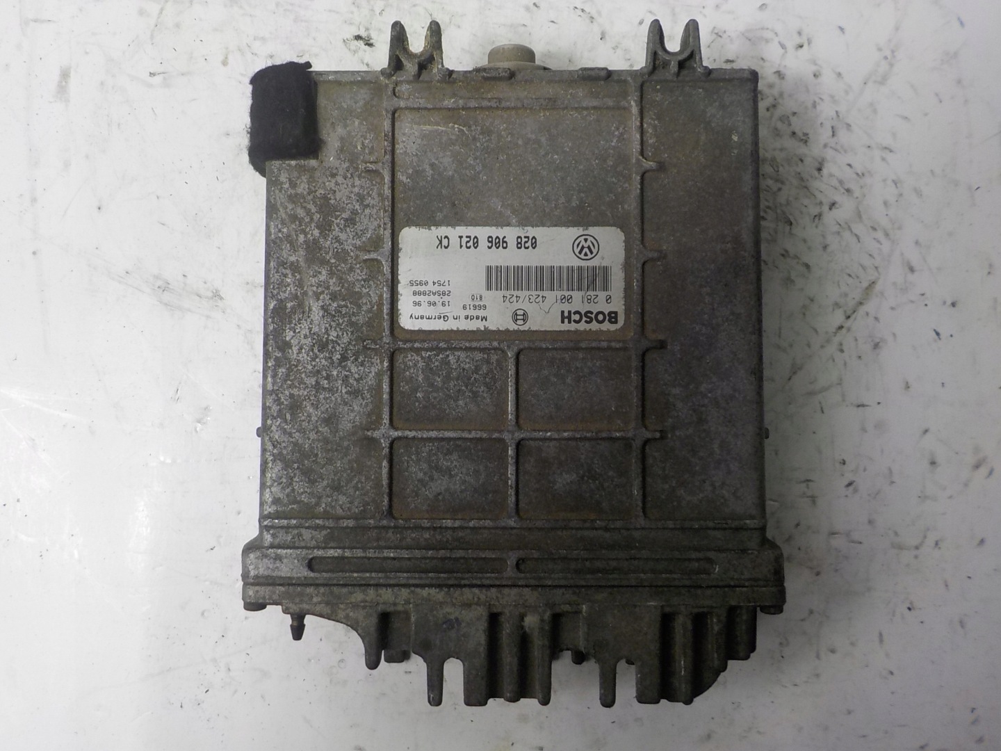 VW PASSAT B4 computer control unit 0281001423/424 028906021CK