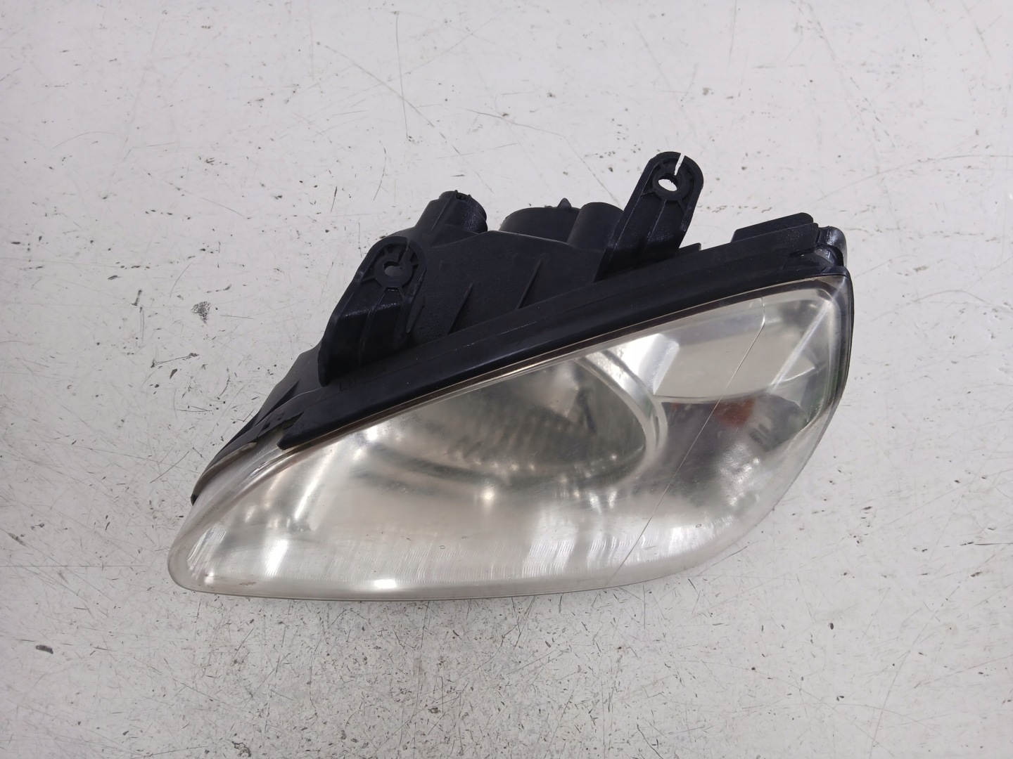 KIA CARENS and light left front