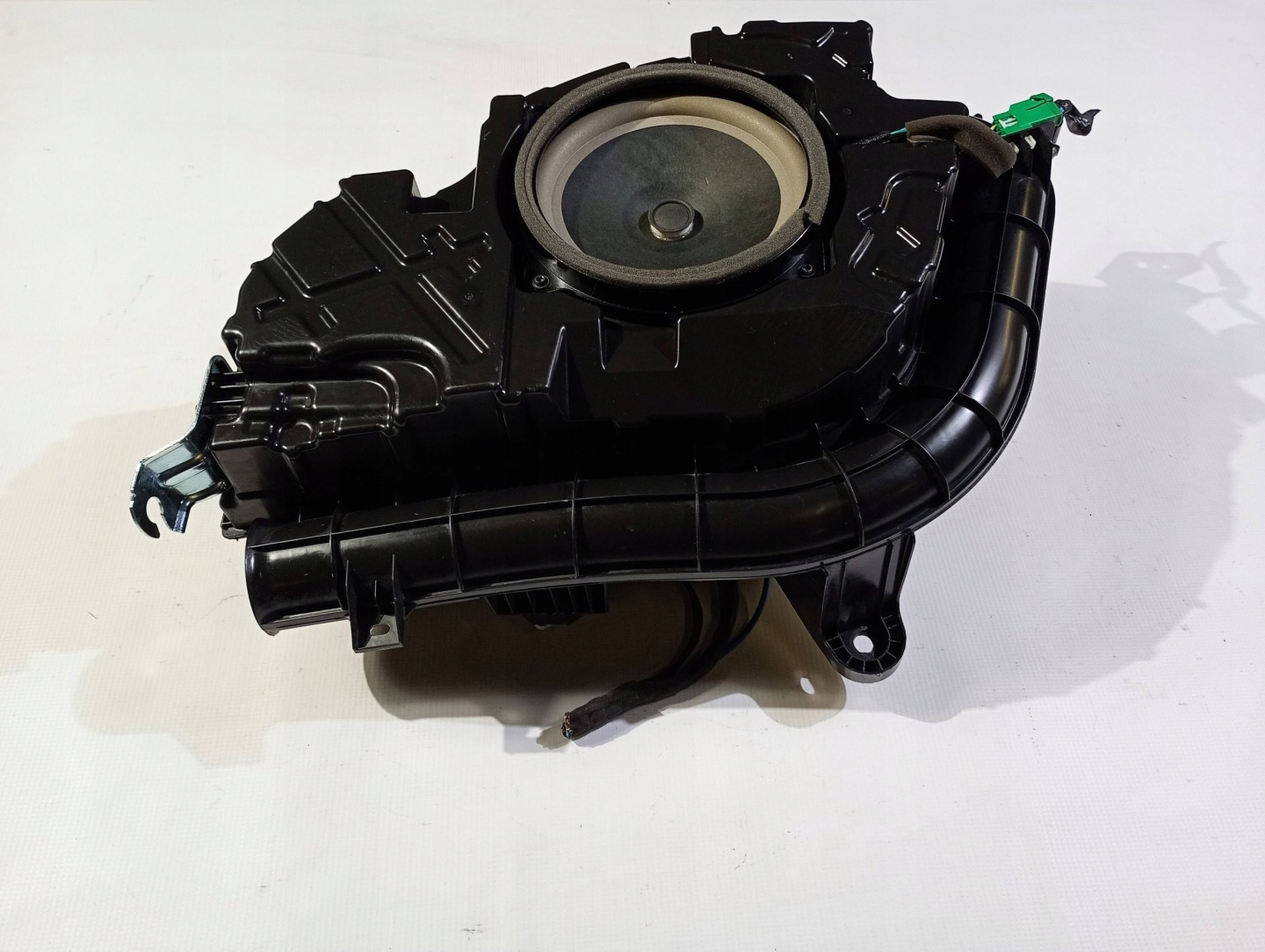 Subwoofer speaker amplifier bang & Olufsen Ford Explorer VI 2020
