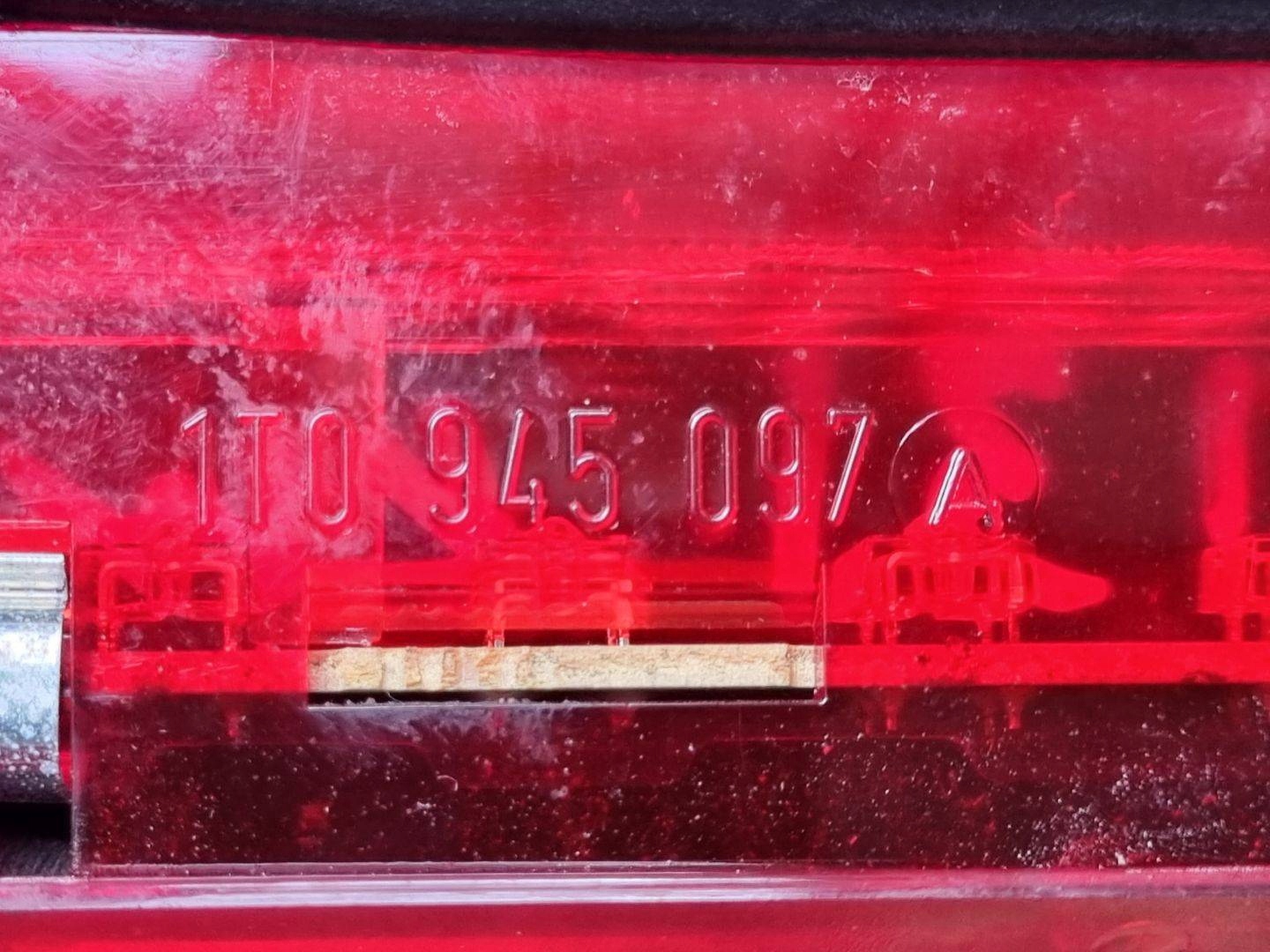 light third brake light Volkswagen Touran 2005 1T0945097A