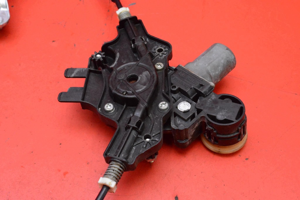 window regulator right front EU 69810-02792-00 TOYOTA COROLLA E21 sedan 18