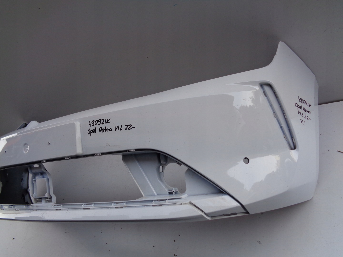 nárazník přední OPEL ASTRA VI L 22- NR 49092