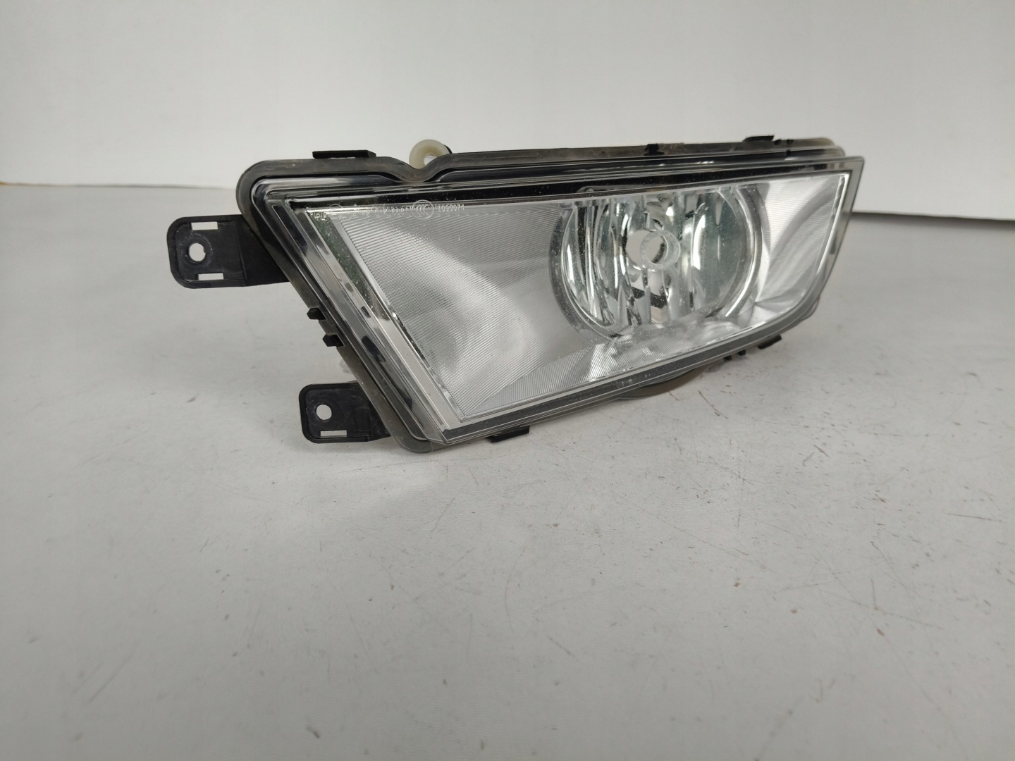 fog light left SKODA OCTAVIA III 3 5E 5E0 12-16