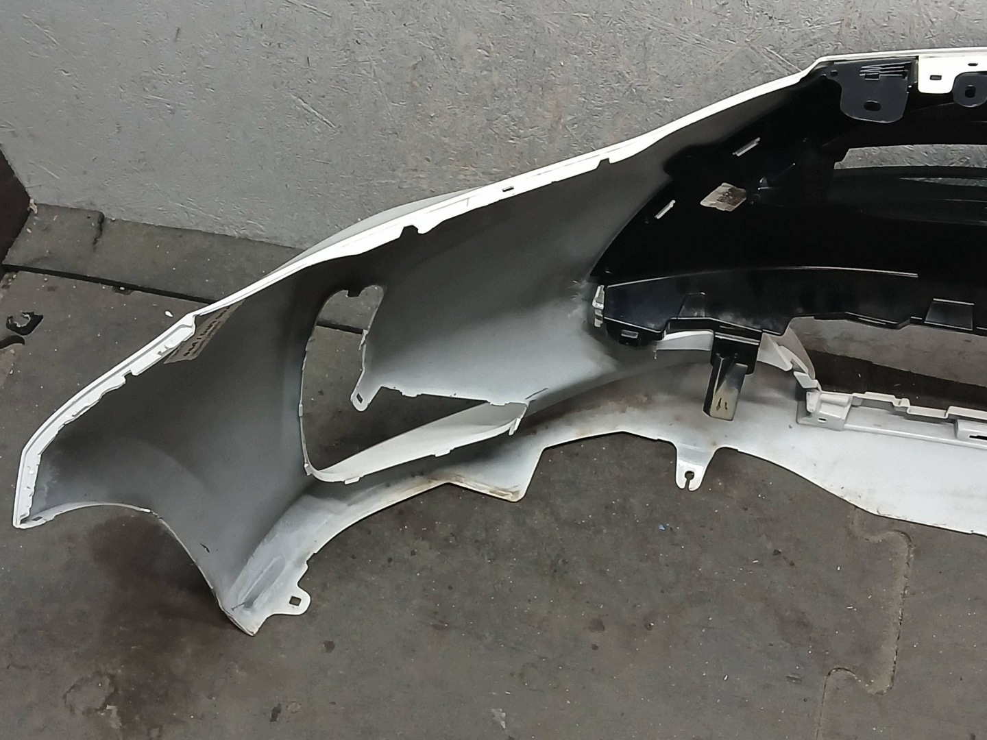 bumper front TOYOTA YARIS IV 4 20