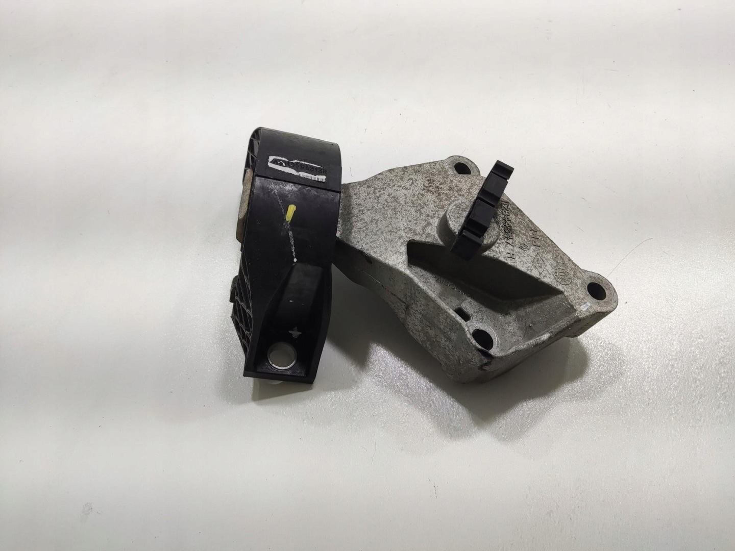 holder engine mount DACIA SANDERO II 0.9 TCE 2012-2016 113758313R