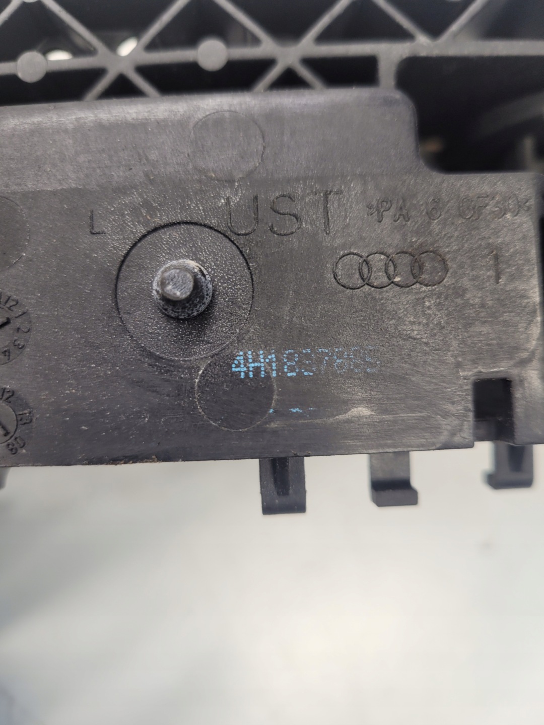 handle left front AUDI A6 C7 A7 4H1837885 LY9B