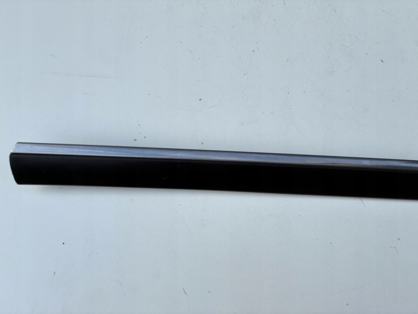 moulding door chrom right front Peugeot 407 04-11r. ==OEM==