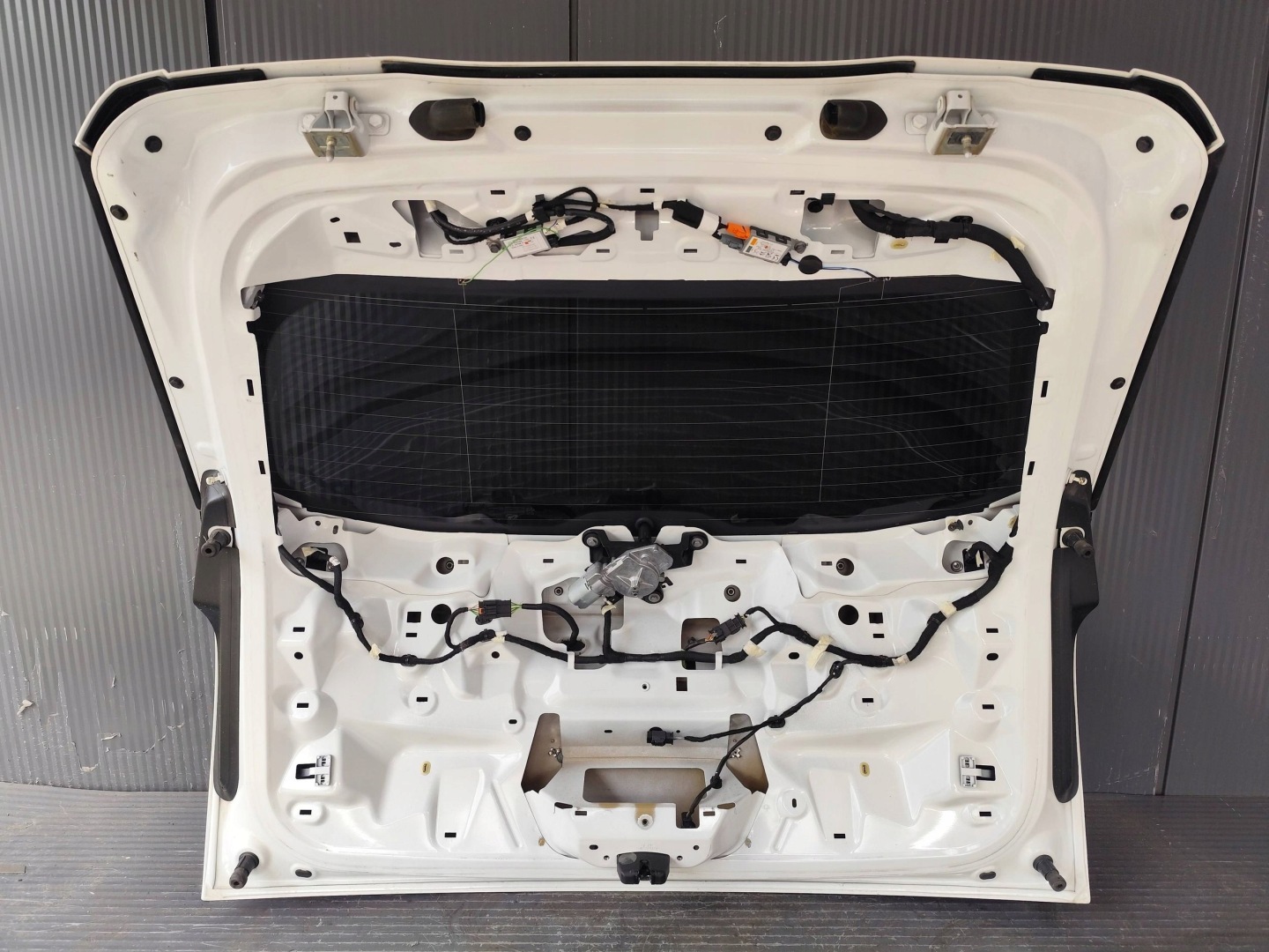 PEUGEOT 2008 II boot doors KAMERA complete DEMONTAZ