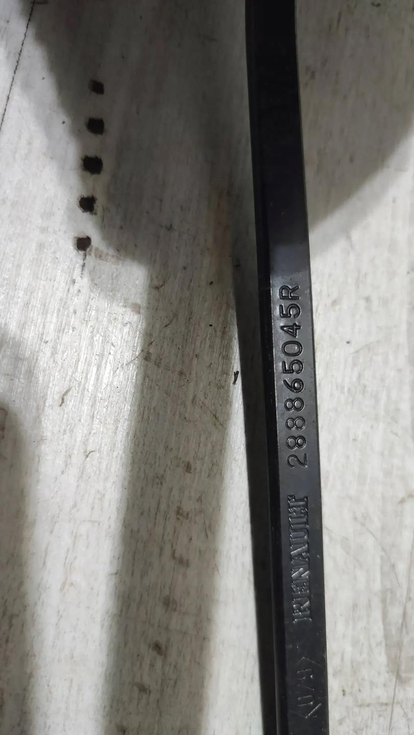 Dacia Logan II 2019r right side wiper arm