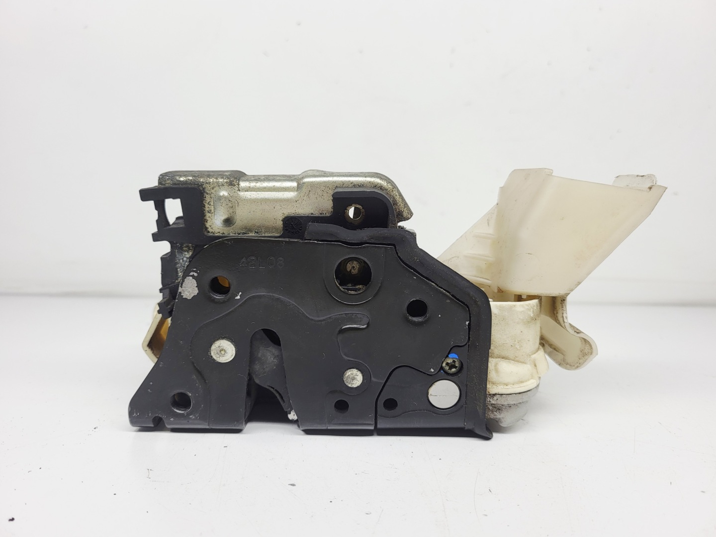 lock door left front AUDI A4 B8 8J1837015A europa sedan