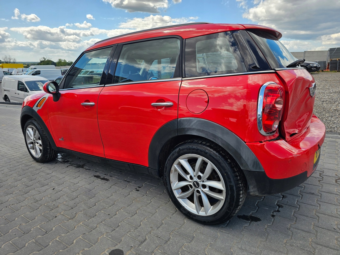 Mini Cooper Countryman R60 2011 door left front PURE RED B16