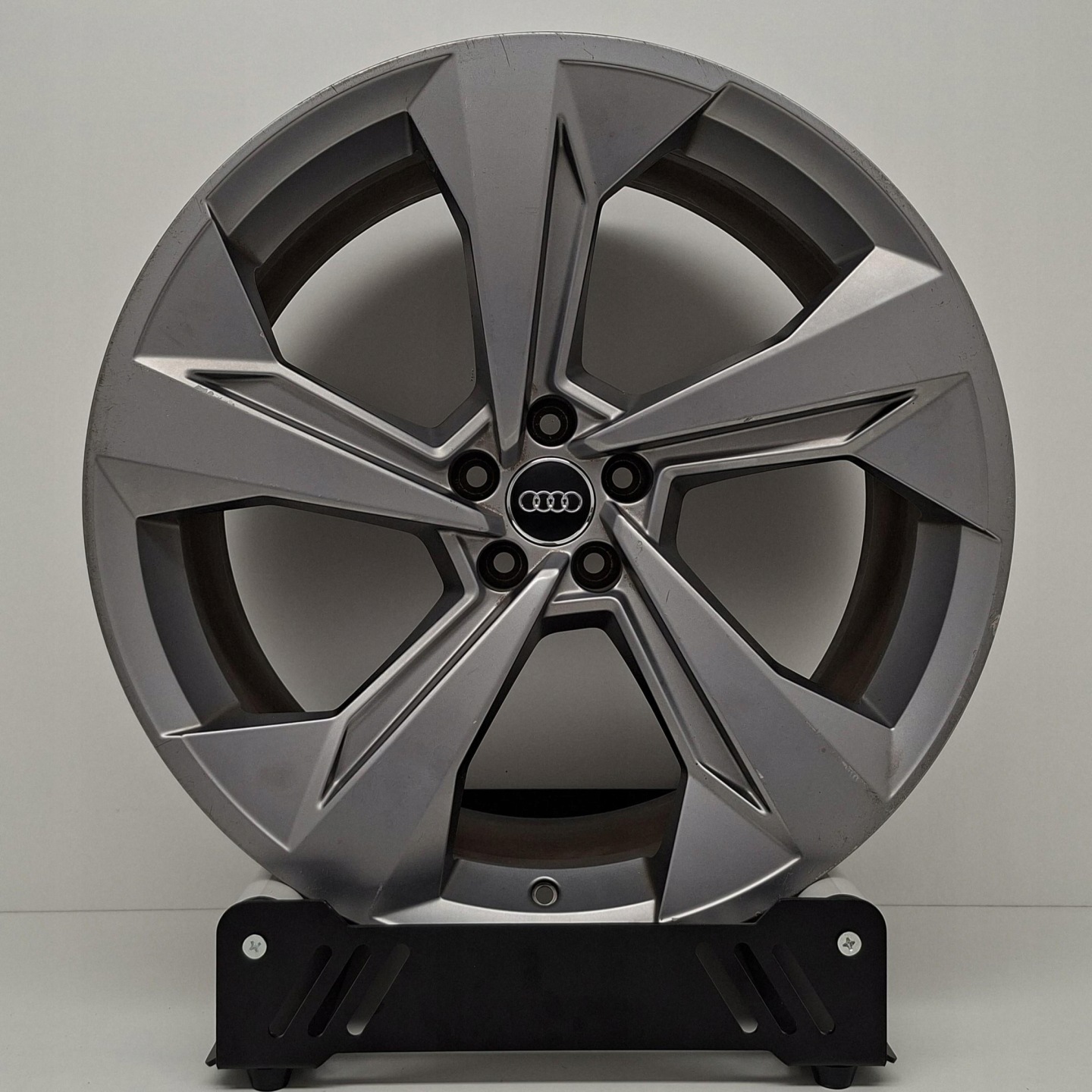 AUDI Q7 Q8 22 22" 4M0601025CD disk hliníkový