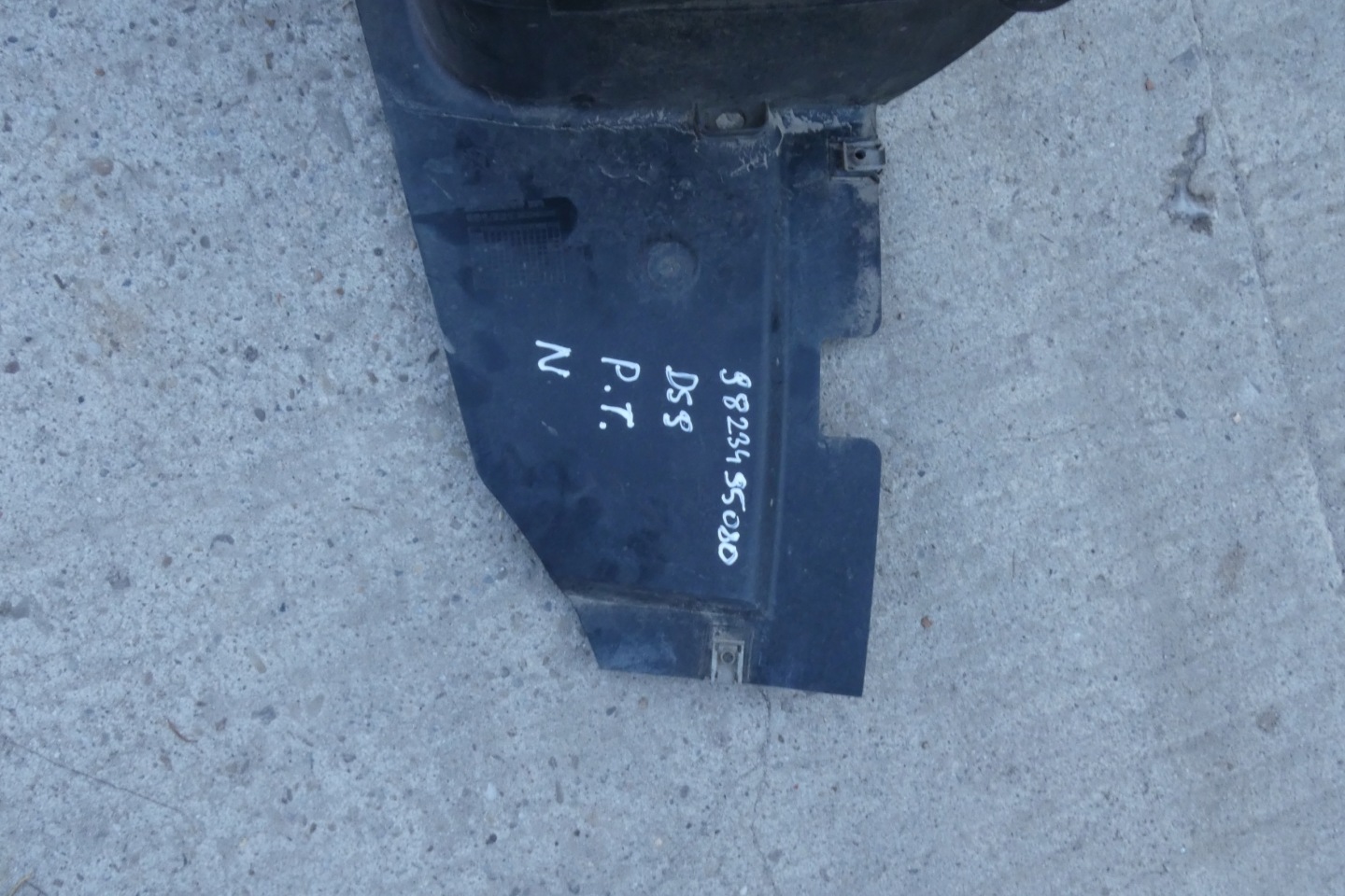 DS9 mudguard rear part rear. left right 9823495080 9823495180