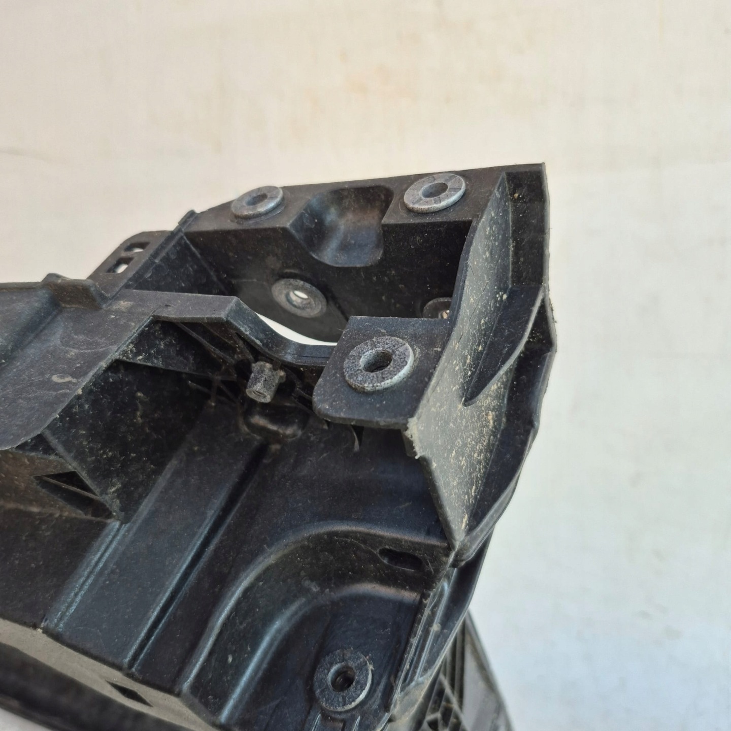 VW PASSAT B9 3J0 23- support panel for radiators pillar front 3J0805588C