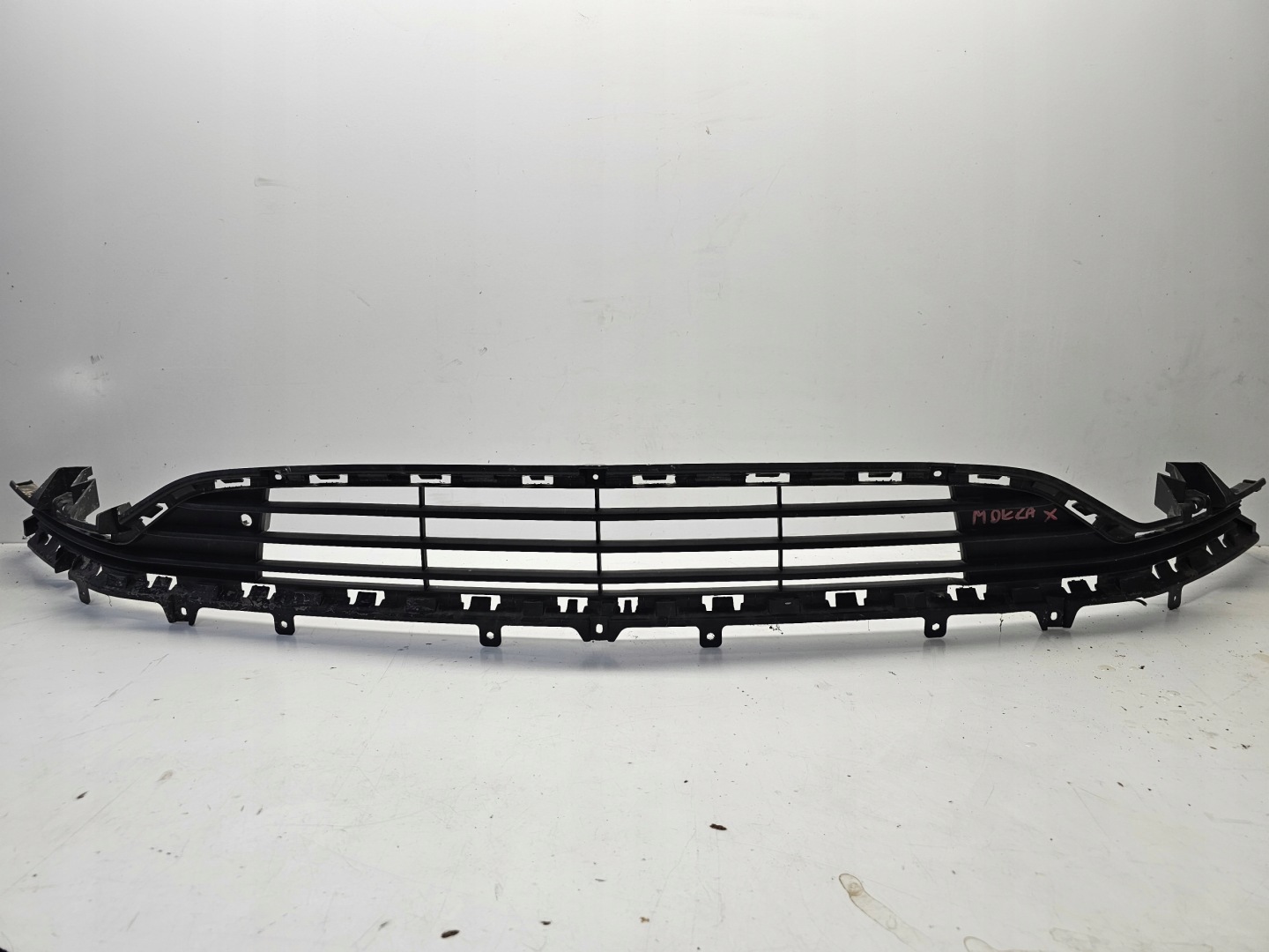 OPEL MOKKA X BUICK ENCORE grid central of a bumper front without PDC