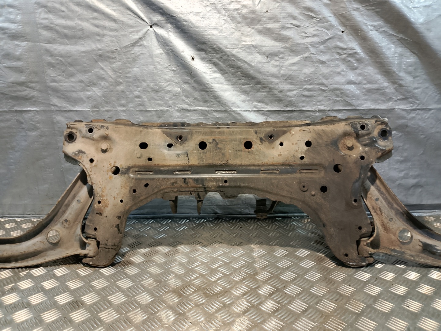 axle beam subframe axle beam front FORD FIESTA MK7 VII 1.6 D