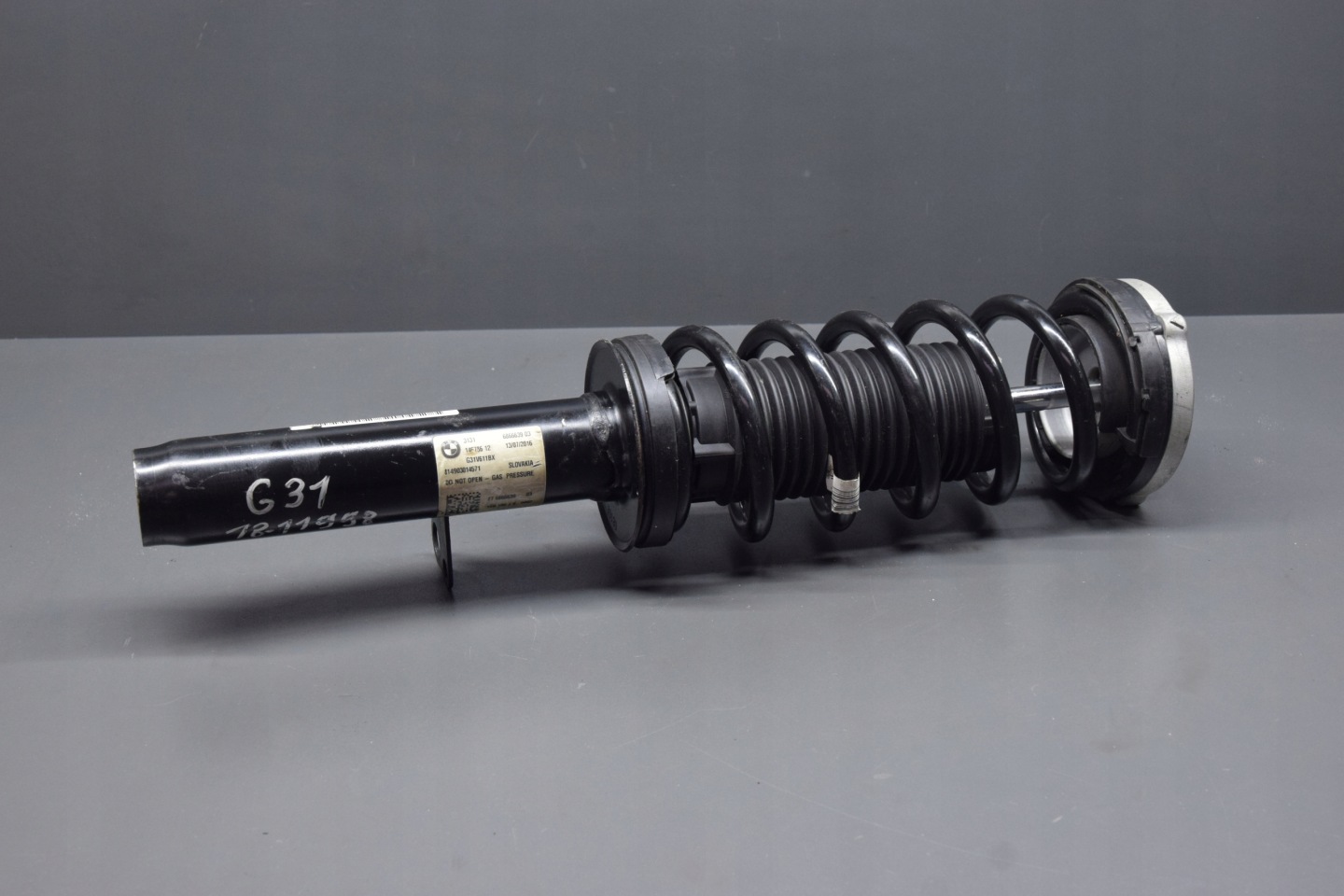 shock absorber left front BMW 5 G30 G31 4x4 4566km