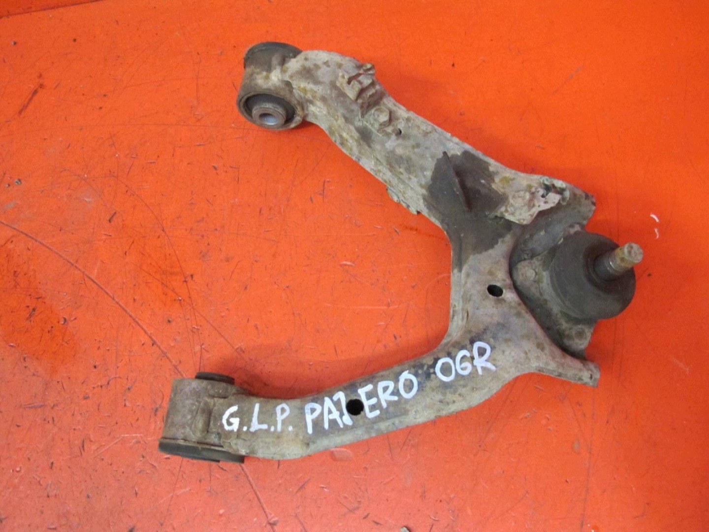 MITSUBISHI PAJERO 4 IV 06- arm left front front upper