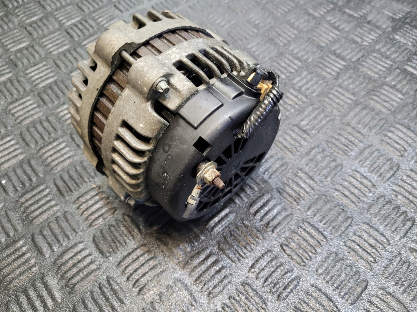 ALTERNATOR HUMMER H2 6.0 V8