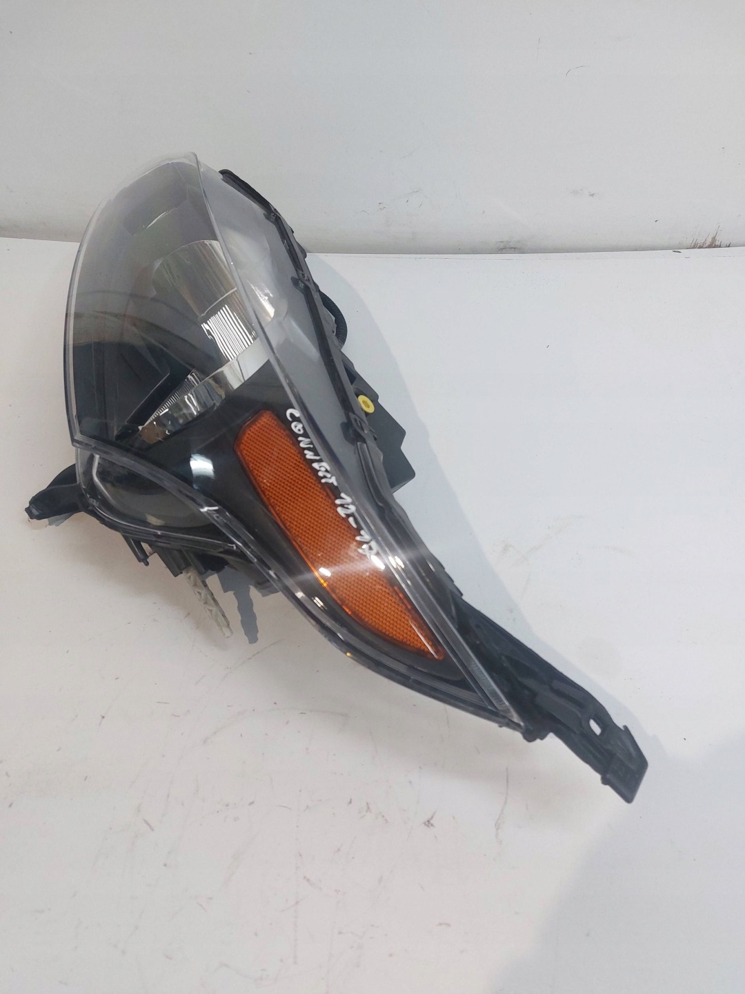 FORD TOURNEO CONNECT MK2 13-18r light left front FT11-13W030-DB