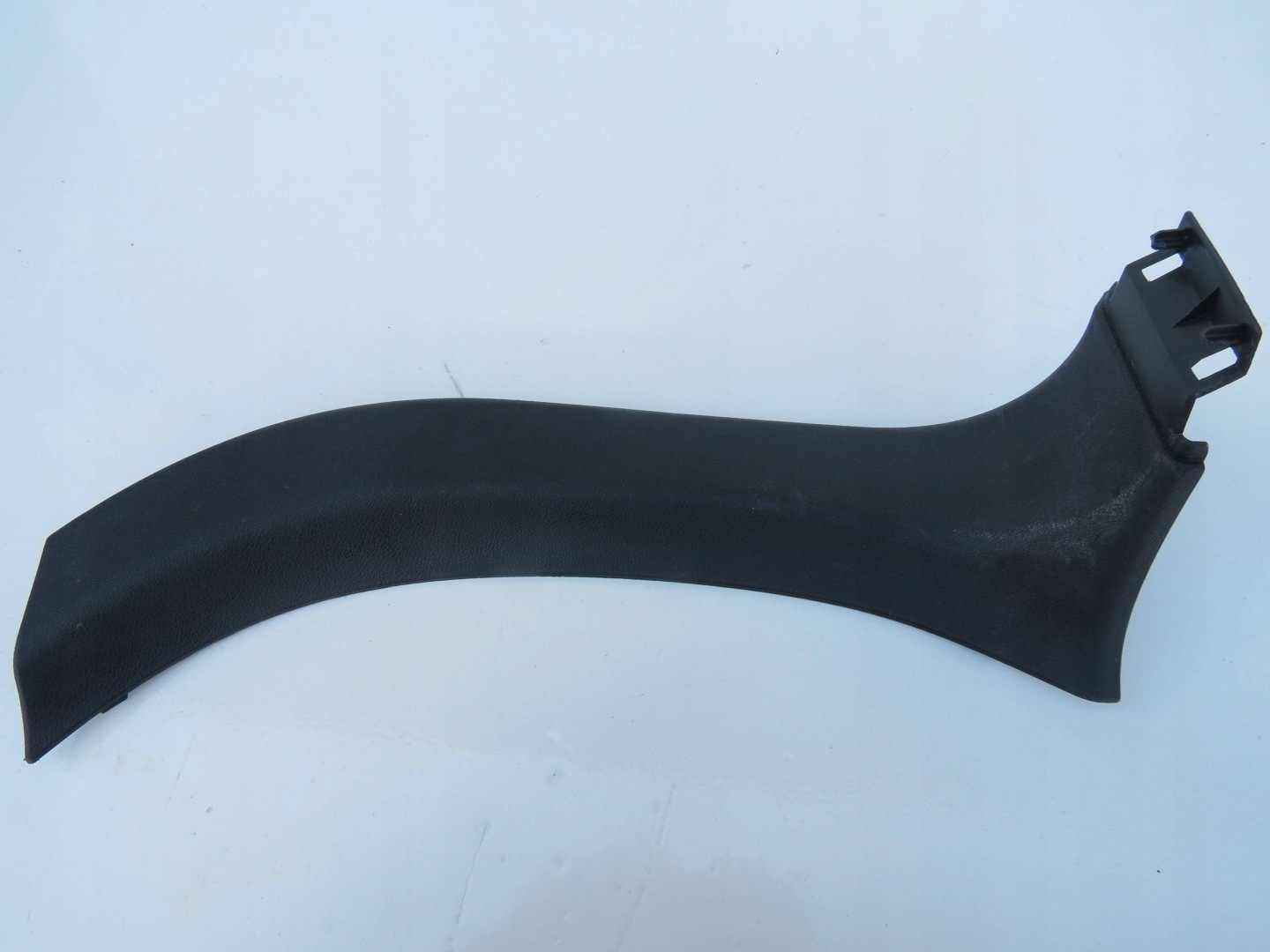moulding boot left right rear part PORSCHE CAYENNE 7L5868448C 7L5868447C