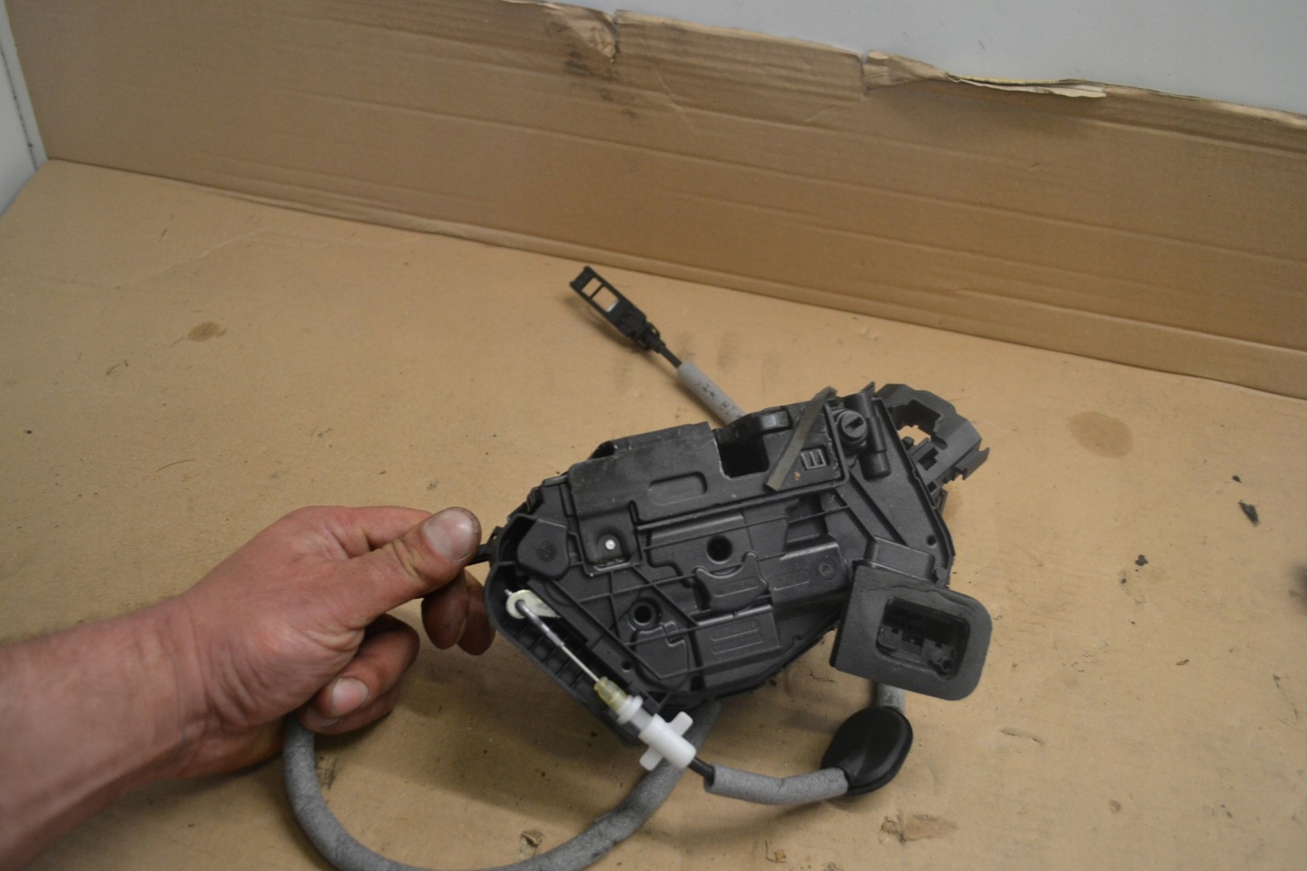 lock rear part left A5E-5TA839015E SKODA FABIA III