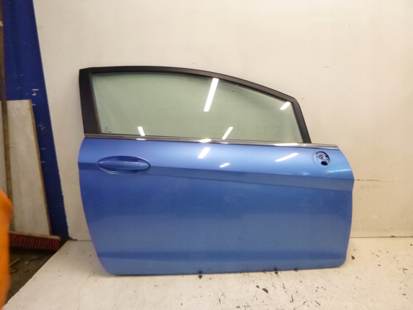 door front left Ford Fiesta MK7 2009-2012 lakier 99 complete 3D