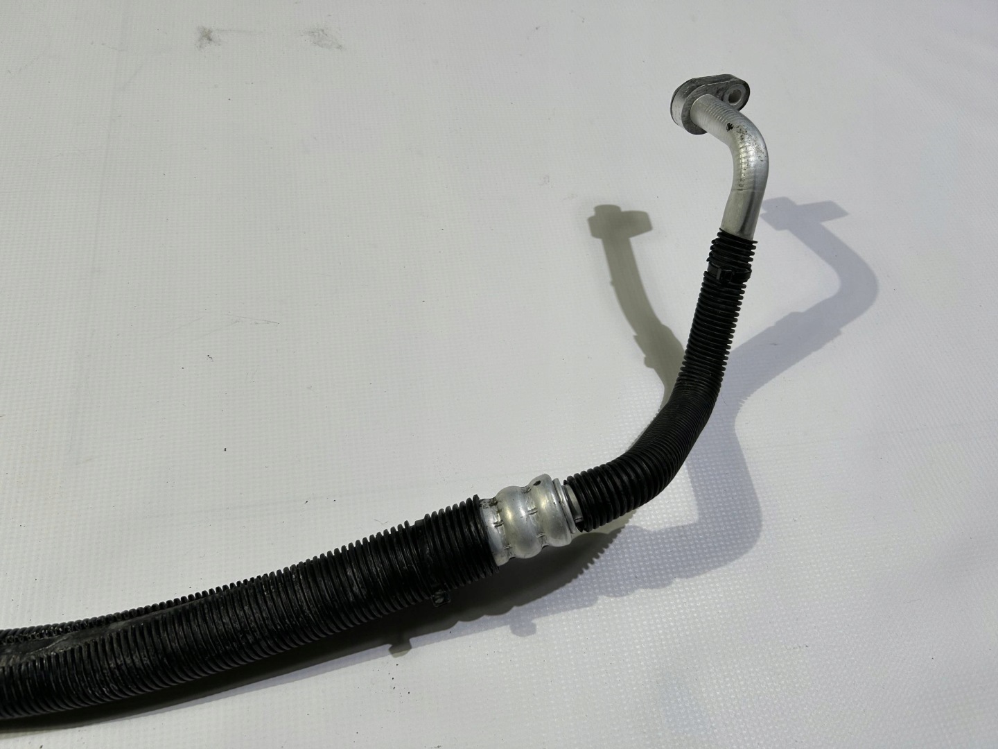 hadice vedení trubka klimatizaci A/C Ford Explorer 3.5 EcoBoost 2011-2019