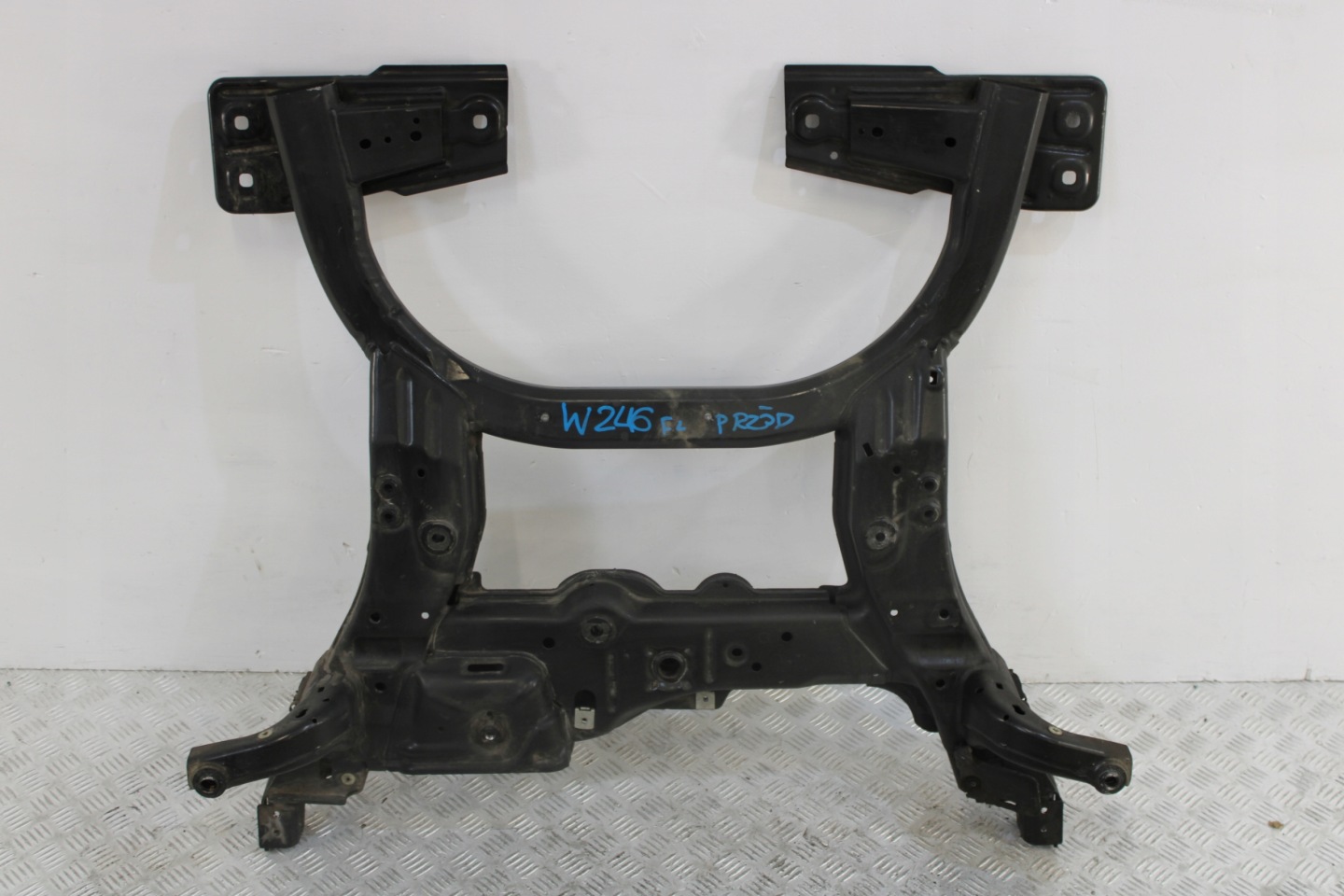 axle beam subframe axle beam front MERCEDES B-KLASA W246 LIFT AMG