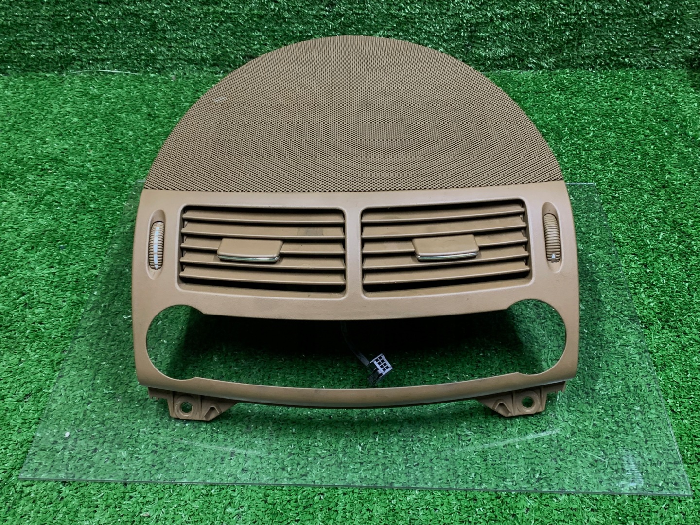Kratki des lüfters mitte Mercedes-Benz OE A2118301854