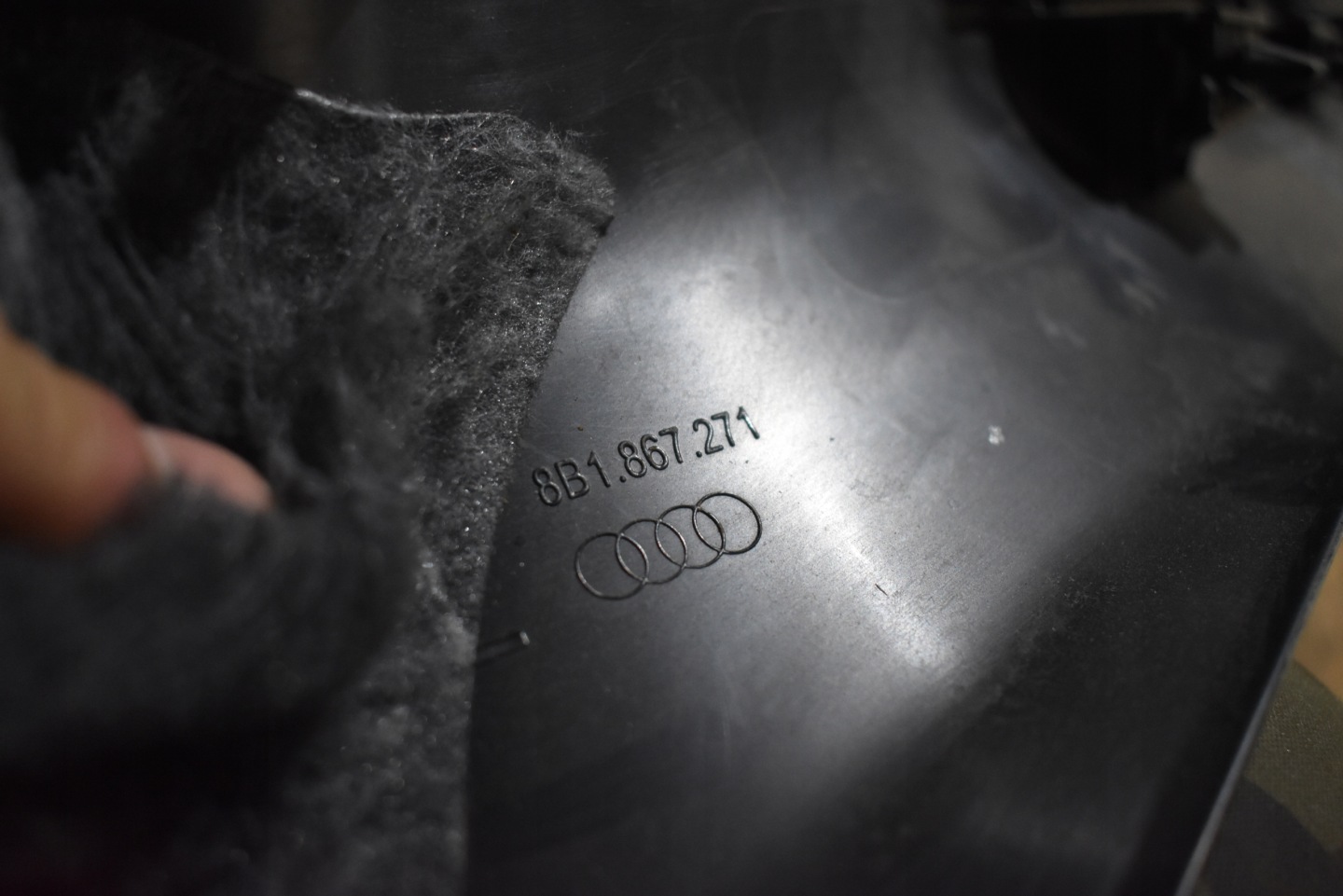 IDEALNA cover SLUPKA A left AUDI A5 B10 1