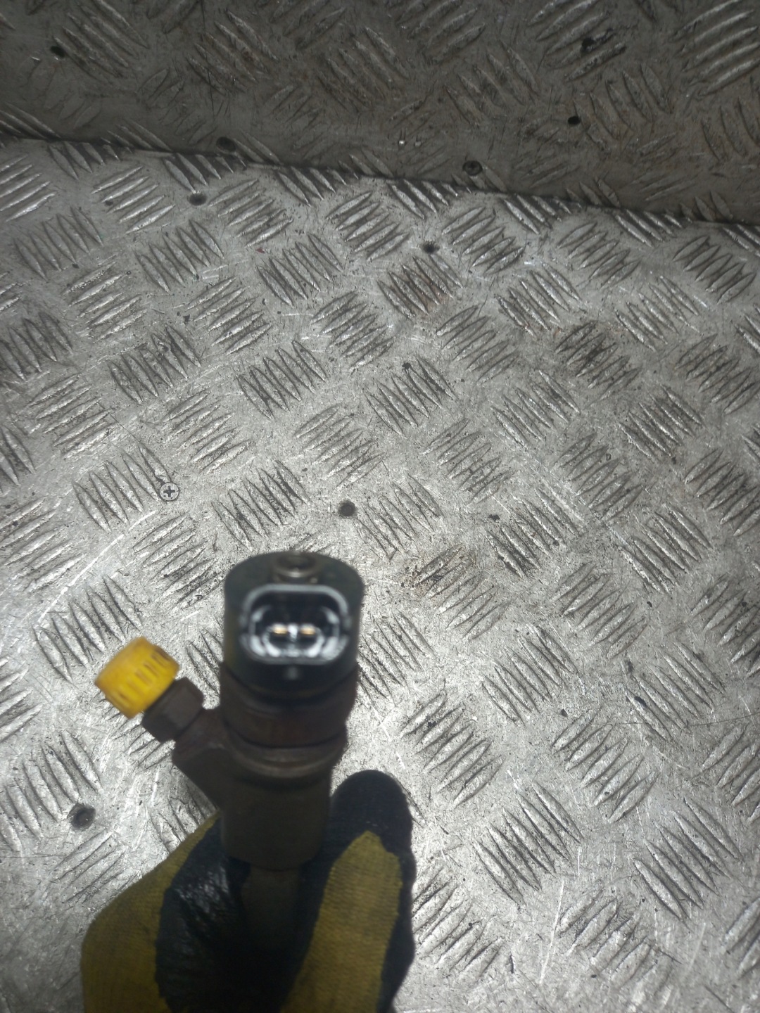 nozzle injector TOYOTA AURIS 2367033040