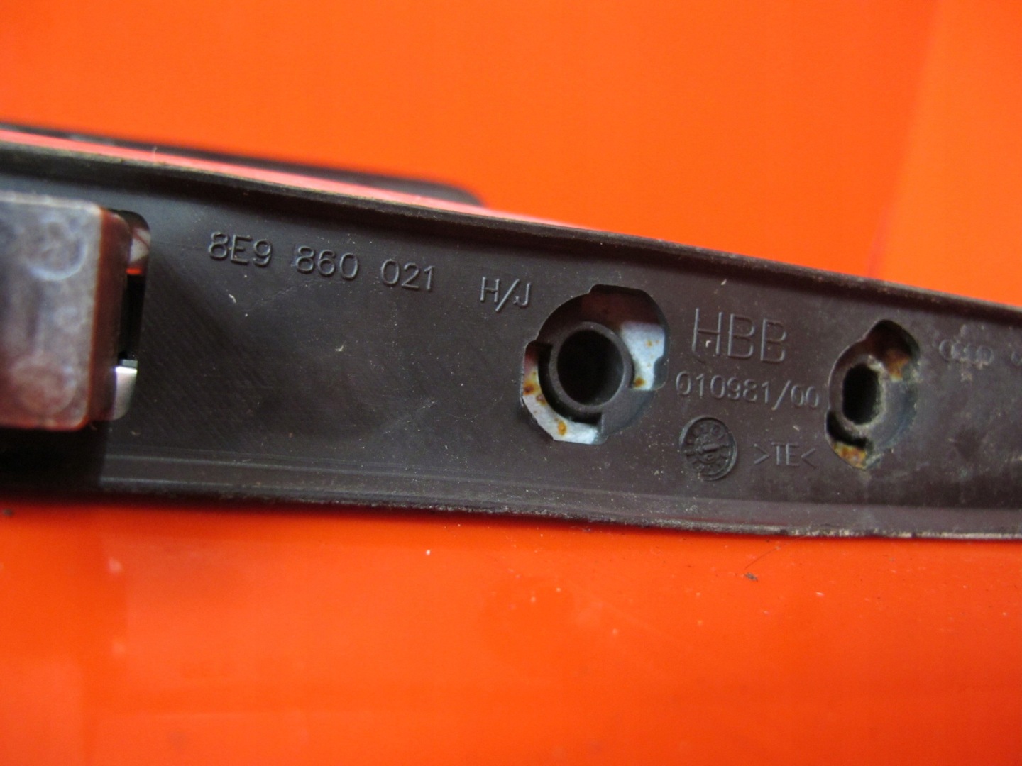 AUDI A4 B7 KOMBI Dachreling dach rechts links KPL