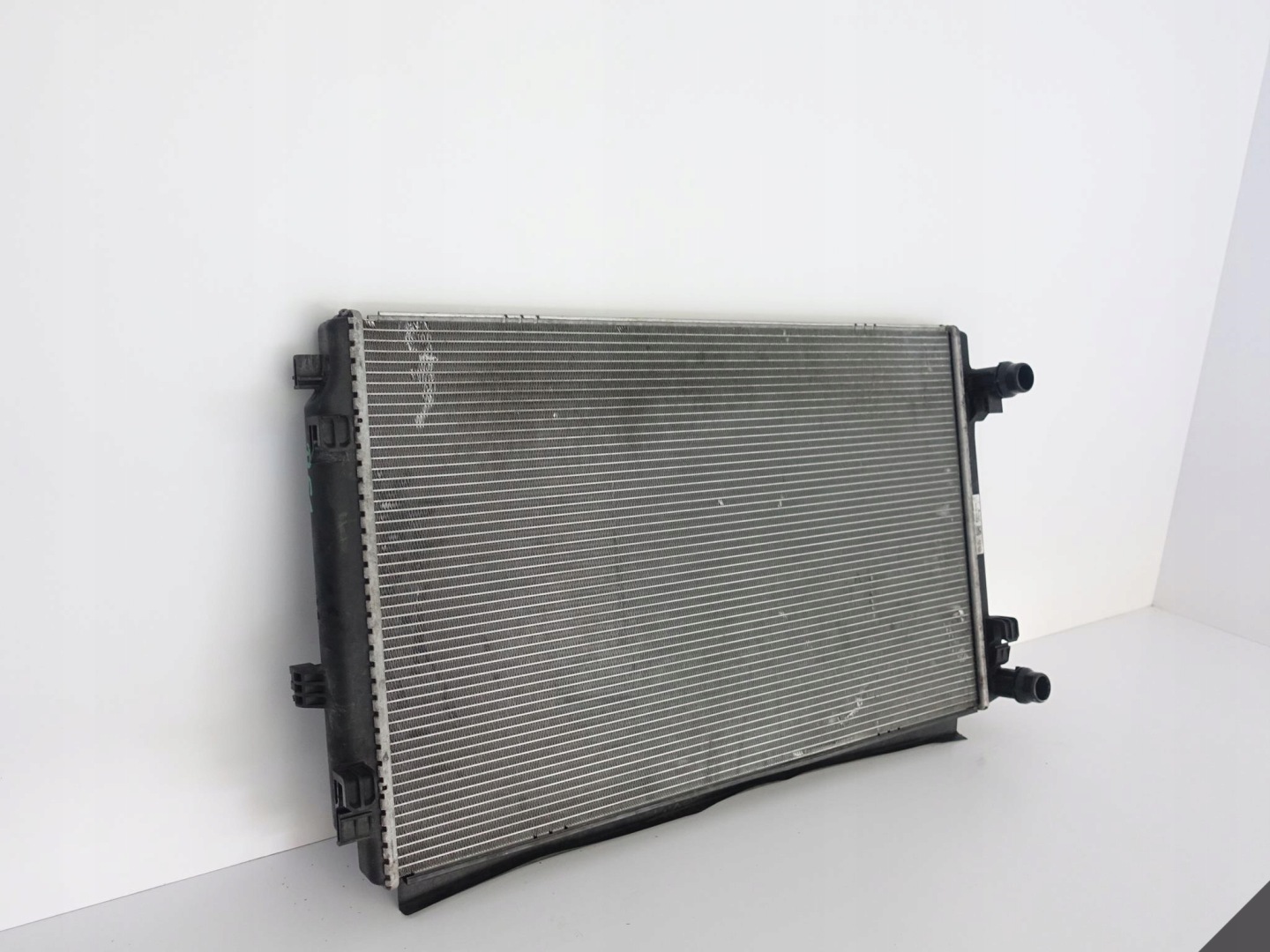 AUDI A3 SEAT LEON 5F VW PASSAT 3G SKODA radiator