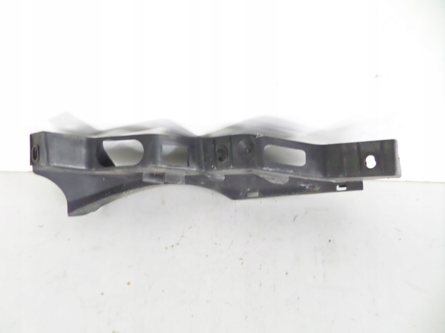 support holder front right VW PASSAT B6 3C0 05-10