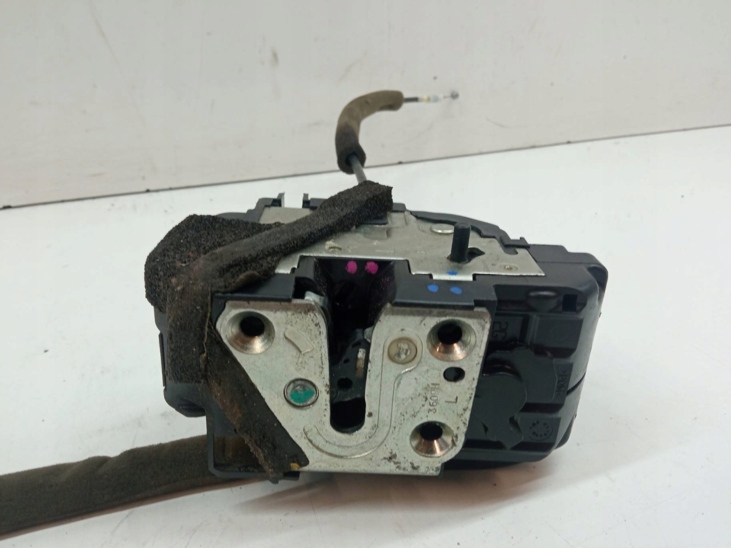 lock door rear part left Renault Koleos and (2007- )