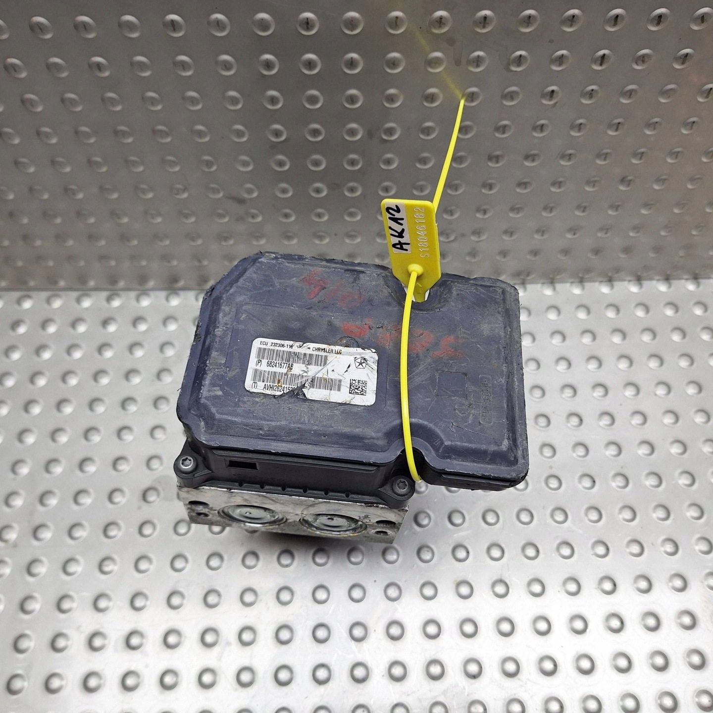 pump control unit ABS P68241677AB JEEP GRAND CHEROKEE IV WK2 3.0 CRD