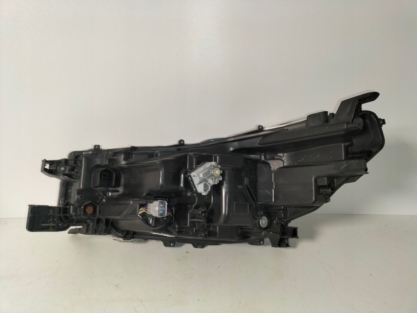 light front reflektor right TOYOTA HILUX 8 VIII LIFT 20- FULL LED