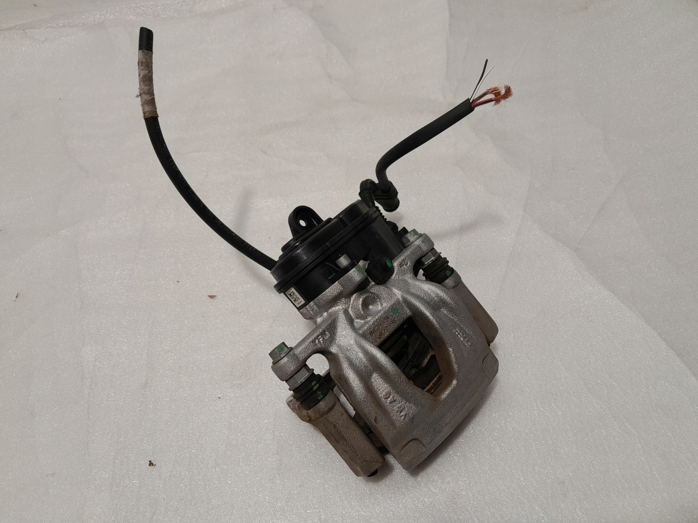 AUDI Q5 II 80A caliper brake left rear part 80A615405AB