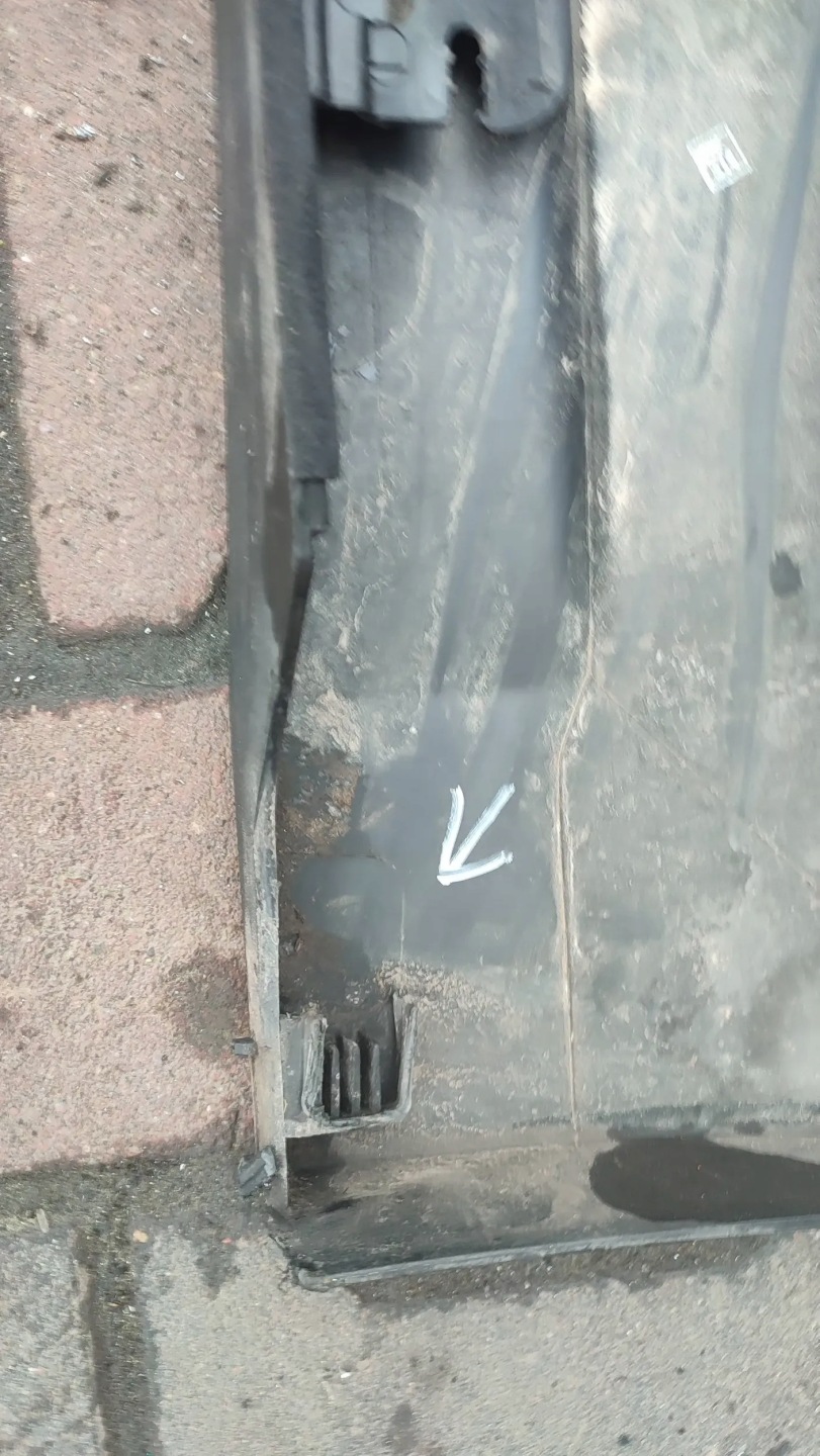 Alfa Romeo Stelvio 2021 left side cover of the threshold