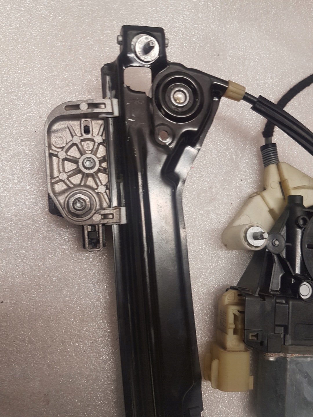 window regulator right front MASERATI GHIBLI 6700098150