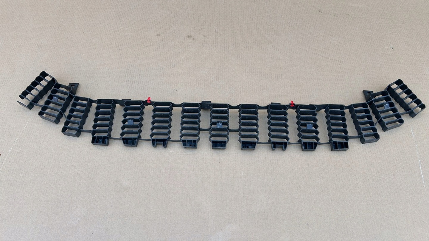 ABSORBER of a bumper front front upper TOYOTA LAND CRUISER 24