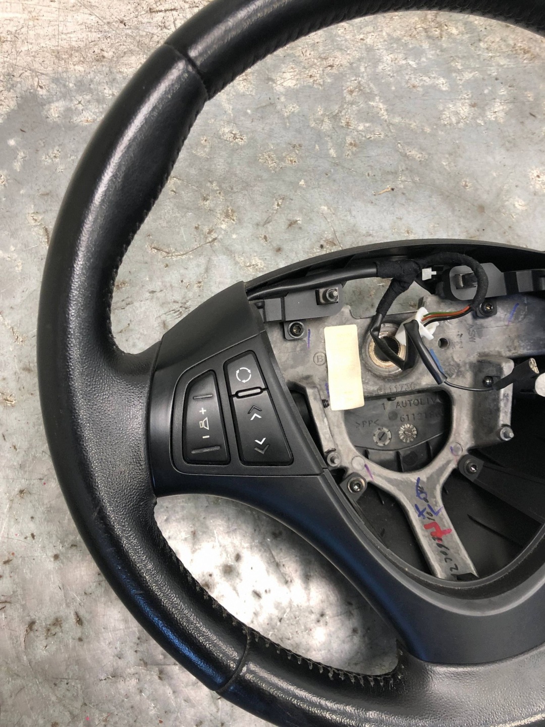 lenkrad Leder MULTIFUNKCJA HYINDAI I30 LIFT 56110-2R031